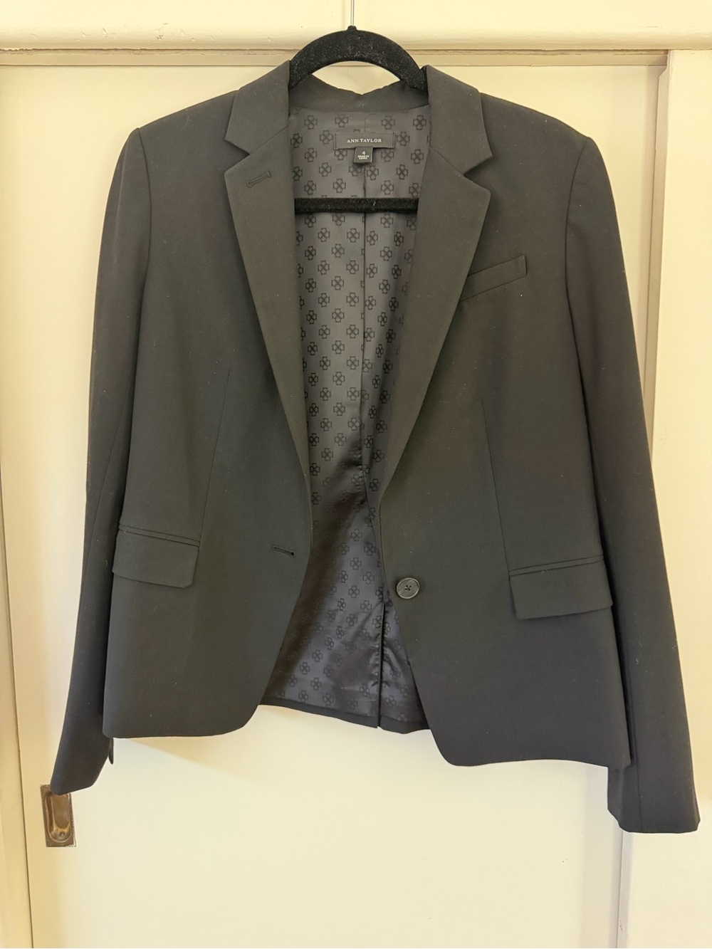 Ann Taylor Black Tailored Single-Button Blazer